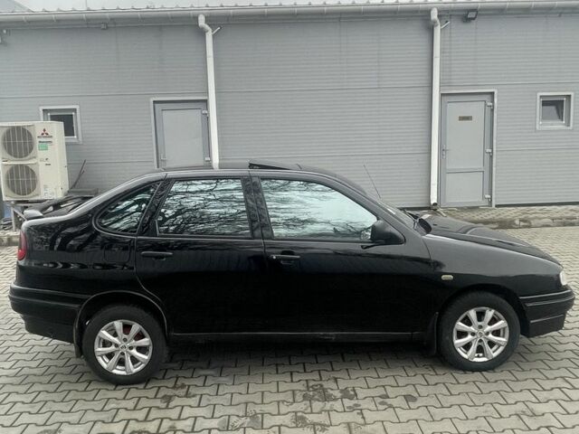 Черный Сеат Кордоба, объемом двигателя 1.6 л и пробегом 350 тыс. км за 1850 $, фото 7 на Automoto.ua