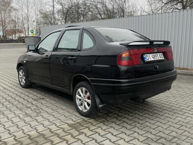 Черный Сеат Кордоба, объемом двигателя 1.6 л и пробегом 350 тыс. км за 1850 $, фото 3 на Automoto.ua