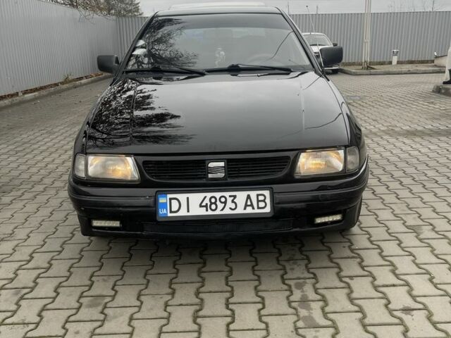 Черный Сеат Кордоба, объемом двигателя 1.6 л и пробегом 350 тыс. км за 1850 $, фото 1 на Automoto.ua