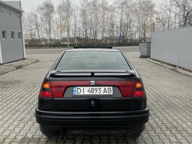 Черный Сеат Кордоба, объемом двигателя 1.6 л и пробегом 350 тыс. км за 1850 $, фото 2 на Automoto.ua