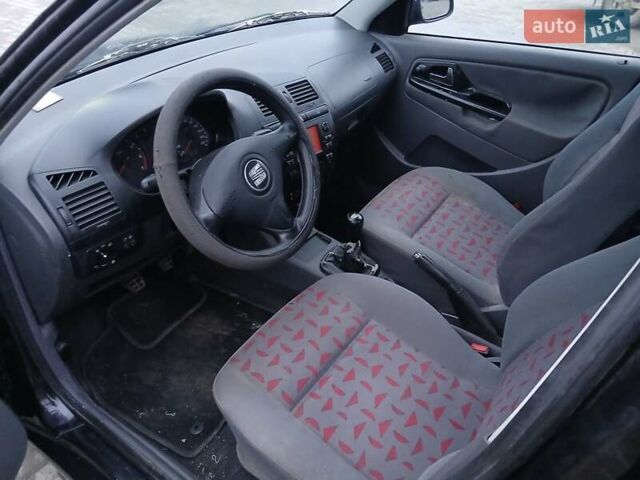 Чорний Сеат Cordoba, об'ємом двигуна 1.4 л та пробігом 123 тис. км за 1400 $, фото 9 на Automoto.ua