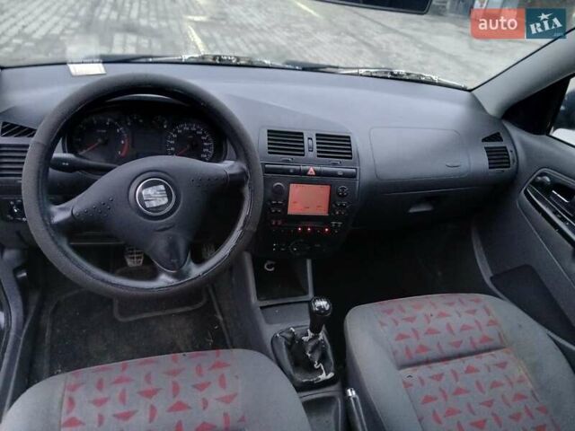 Чорний Сеат Cordoba, об'ємом двигуна 1.4 л та пробігом 123 тис. км за 1400 $, фото 5 на Automoto.ua