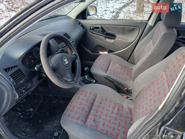 Чорний Сеат Cordoba, об'ємом двигуна 1.39 л та пробігом 200 тис. км за 2100 $, фото 9 на Automoto.ua