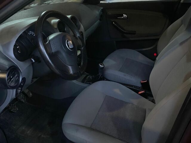 Черный Сеат Кордоба, объемом двигателя 1.4 л и пробегом 240 тыс. км за 2000 $, фото 5 на Automoto.ua