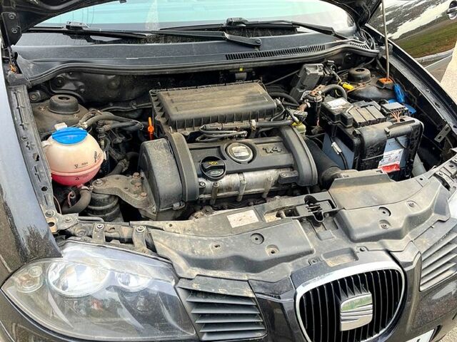 Чорний Сеат Cordoba, об'ємом двигуна 1.4 л та пробігом 240 тис. км за 2900 $, фото 1 на Automoto.ua