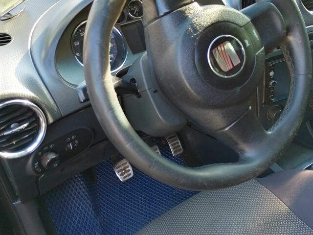 Чорний Сеат Cordoba, об'ємом двигуна 2 л та пробігом 260 тис. км за 3300 $, фото 7 на Automoto.ua