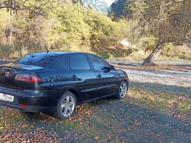 Чорний Сеат Cordoba, об'ємом двигуна 2 л та пробігом 245 тис. км за 3608 $, фото 5 на Automoto.ua