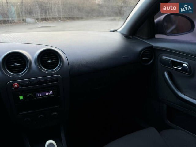 Черный Сеат Кордоба, объемом двигателя 1.98 л и пробегом 170 тыс. км за 3500 $, фото 11 на Automoto.ua