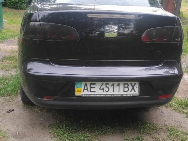 Черный Сеат Кордоба, объемом двигателя 2 л и пробегом 212 тыс. км за 6000 $, фото 3 на Automoto.ua