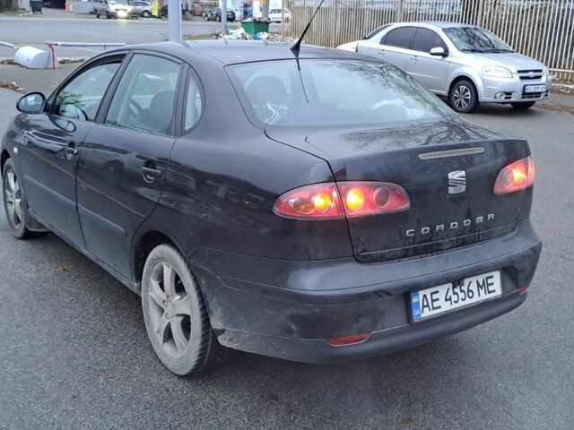 Черный Сеат Кордоба, объемом двигателя 2 л и пробегом 210 тыс. км за 3700 $, фото 3 на Automoto.ua