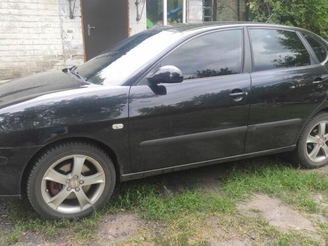 Черный Сеат Кордоба, объемом двигателя 2 л и пробегом 212 тыс. км за 6000 $, фото 2 на Automoto.ua