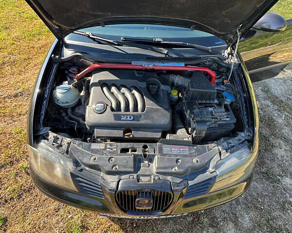 Черный Сеат Кордоба, объемом двигателя 1.98 л и пробегом 277 тыс. км за 3200 $, фото 12 на Automoto.ua