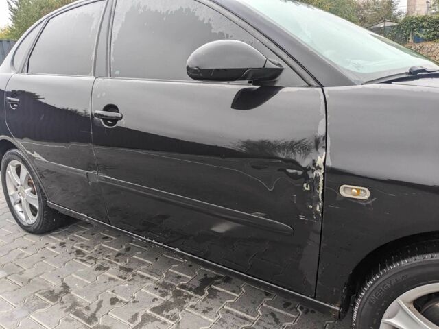 Черный Сеат Кордоба, объемом двигателя 2 л и пробегом 220 тыс. км за 3500 $, фото 5 на Automoto.ua