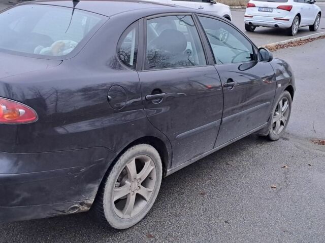 Черный Сеат Кордоба, объемом двигателя 2 л и пробегом 210 тыс. км за 3700 $, фото 4 на Automoto.ua