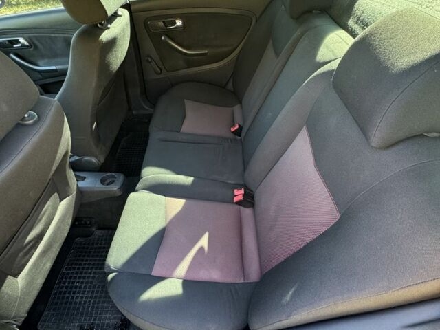 Черный Сеат Кордоба, объемом двигателя 2 л и пробегом 272 тыс. км за 3200 $, фото 10 на Automoto.ua