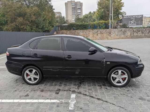 Черный Сеат Кордоба, объемом двигателя 2 л и пробегом 220 тыс. км за 3500 $, фото 3 на Automoto.ua