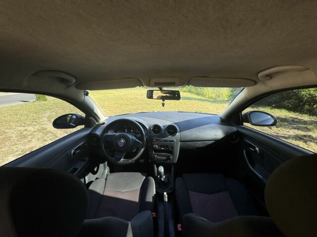 Черный Сеат Кордоба, объемом двигателя 2 л и пробегом 272 тыс. км за 3200 $, фото 7 на Automoto.ua