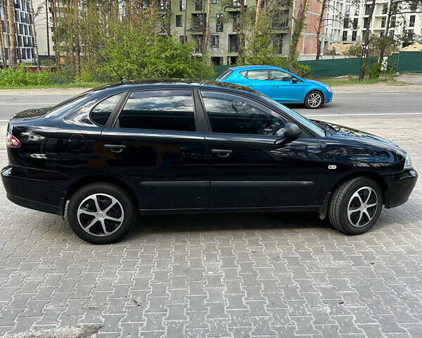 Чорний Сеат Cordoba, об'ємом двигуна 1.4 л та пробігом 303 тис. км за 3700 $, фото 6 на Automoto.ua