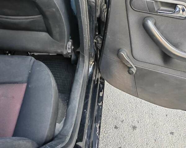 Черный Сеат Кордоба, объемом двигателя 1.98 л и пробегом 245 тыс. км за 4050 $, фото 5 на Automoto.ua