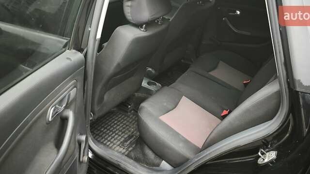Чорний Сеат Cordoba, об'ємом двигуна 1.98 л та пробігом 260 тис. км за 2999 $, фото 15 на Automoto.ua