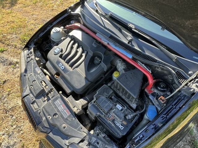 Черный Сеат Кордоба, объемом двигателя 2 л и пробегом 272 тыс. км за 3200 $, фото 8 на Automoto.ua