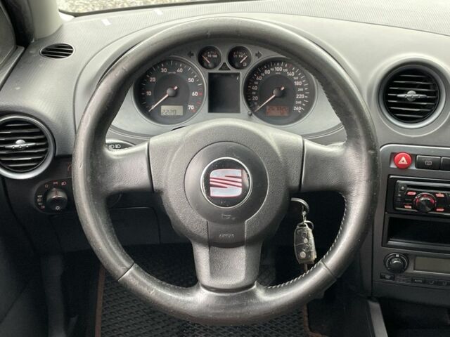 Черный Сеат Кордоба, объемом двигателя 2 л и пробегом 268 тыс. км за 3690 $, фото 14 на Automoto.ua