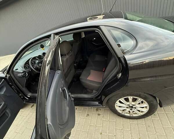 Черный Сеат Кордоба, объемом двигателя 1.98 л и пробегом 220 тыс. км за 3300 $, фото 14 на Automoto.ua