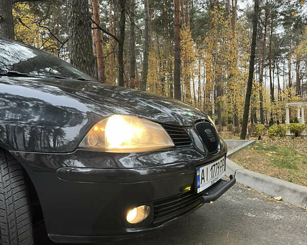 Черный Сеат Кордоба, объемом двигателя 1.98 л и пробегом 286 тыс. км за 4200 $, фото 6 на Automoto.ua