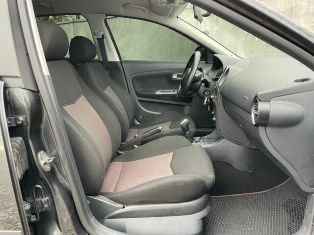 Черный Сеат Кордоба, объемом двигателя 2 л и пробегом 268 тыс. км за 3690 $, фото 12 на Automoto.ua