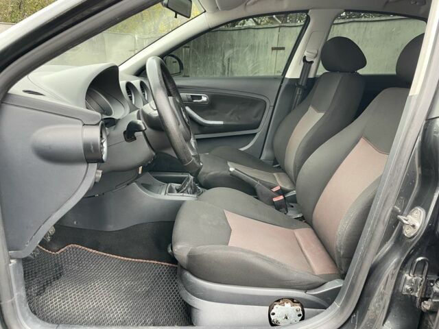 Черный Сеат Кордоба, объемом двигателя 2 л и пробегом 268 тыс. км за 3690 $, фото 10 на Automoto.ua