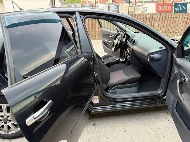 Черный Сеат Кордоба, объемом двигателя 1.98 л и пробегом 220 тыс. км за 3300 $, фото 13 на Automoto.ua