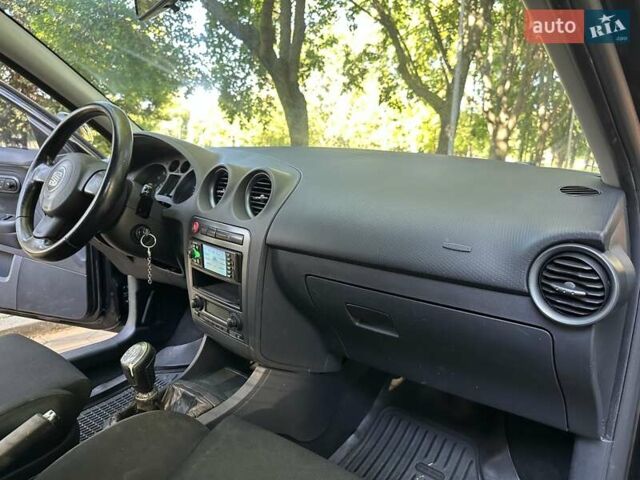 Черный Сеат Кордоба, объемом двигателя 1.98 л и пробегом 135 тыс. км за 4200 $, фото 9 на Automoto.ua