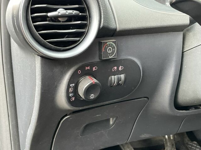 Черный Сеат Кордоба, объемом двигателя 2 л и пробегом 268 тыс. км за 3690 $, фото 18 на Automoto.ua