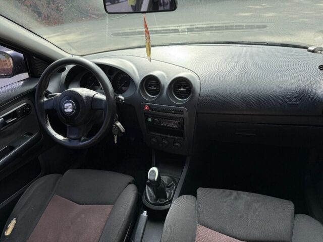 Черный Сеат Кордоба, объемом двигателя 0 л и пробегом 248 тыс. км за 3850 $, фото 13 на Automoto.ua