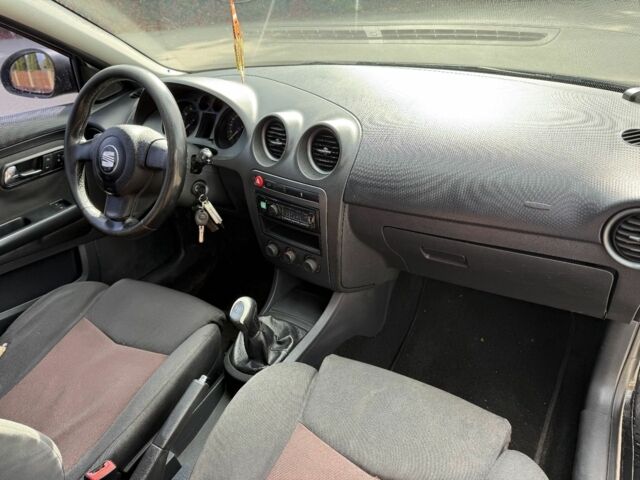 Черный Сеат Кордоба, объемом двигателя 0 л и пробегом 248 тыс. км за 3850 $, фото 15 на Automoto.ua