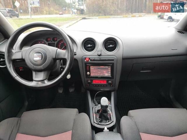 Черный Сеат Кордоба, объемом двигателя 1.98 л и пробегом 253 тыс. км за 4700 $, фото 3 на Automoto.ua