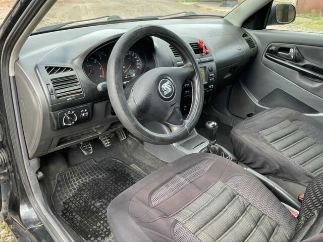 Чорний Сеат Cordoba, об'ємом двигуна 0 л та пробігом 220 тис. км за 1800 $, фото 5 на Automoto.ua