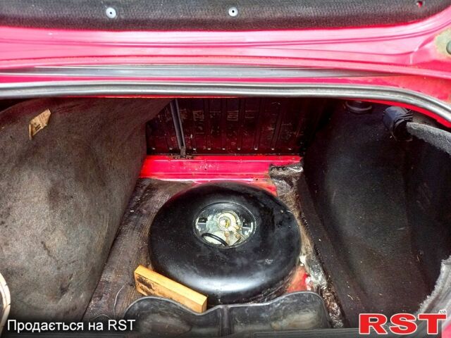 Красный Сеат Кордоба, объемом двигателя 1.6 л и пробегом 123 тыс. км за 1000 $, фото 7 на Automoto.ua