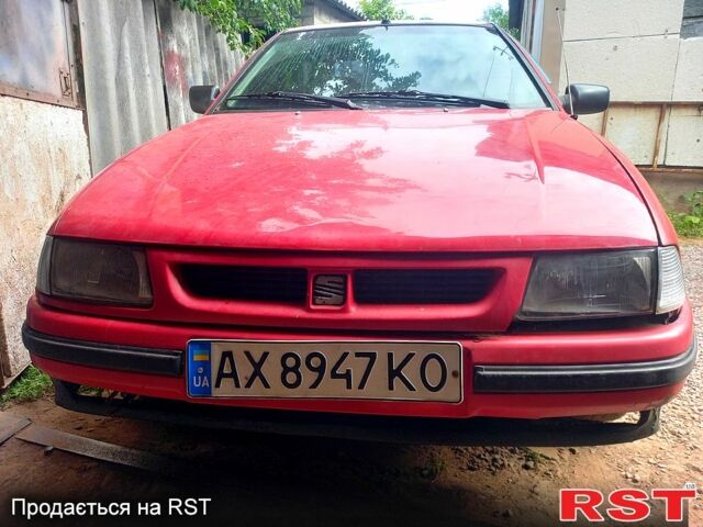 Красный Сеат Кордоба, объемом двигателя 1.6 л и пробегом 123 тыс. км за 1000 $, фото 3 на Automoto.ua