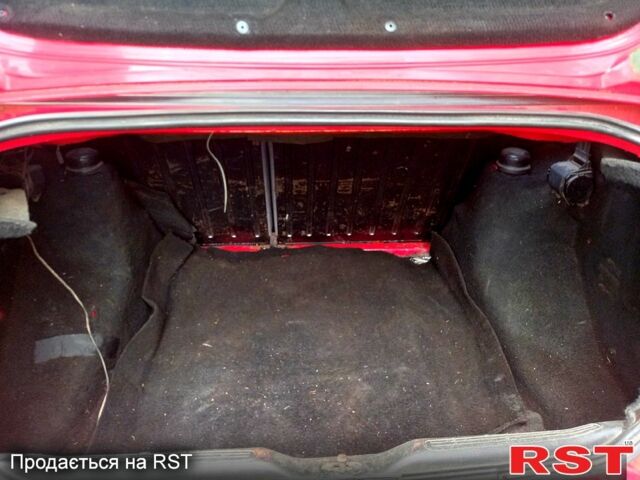 Красный Сеат Кордоба, объемом двигателя 1.6 л и пробегом 123 тыс. км за 1000 $, фото 6 на Automoto.ua