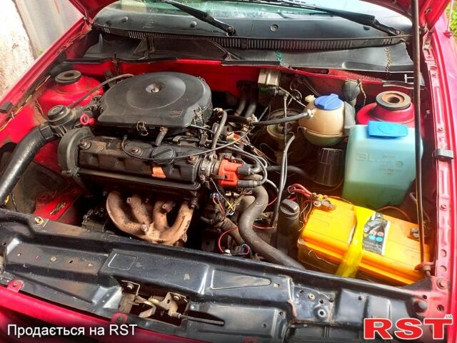 Красный Сеат Кордоба, объемом двигателя 1.6 л и пробегом 123 тыс. км за 1000 $, фото 5 на Automoto.ua