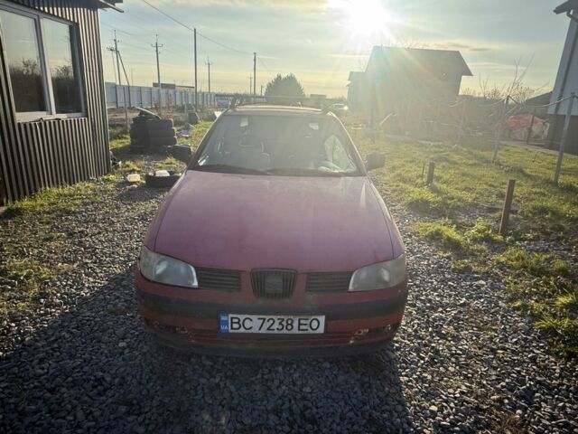 Красный Сеат Кордоба, объемом двигателя 1.6 л и пробегом 200 тыс. км за 621 $, фото 1 на Automoto.ua