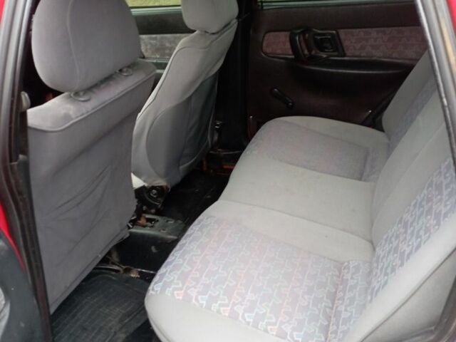 Красный Сеат Кордоба, объемом двигателя 1.4 л и пробегом 341 тыс. км за 1000 $, фото 5 на Automoto.ua