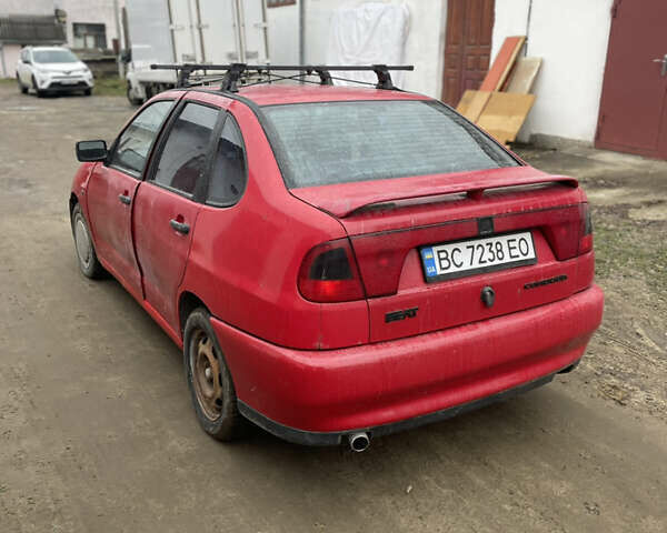 Красный Сеат Кордоба, объемом двигателя 1.6 л и пробегом 250 тыс. км за 1350 $, фото 4 на Automoto.ua