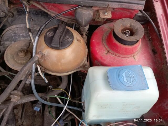 Красный Сеат Кордоба, объемом двигателя 1.4 л и пробегом 341 тыс. км за 1000 $, фото 10 на Automoto.ua