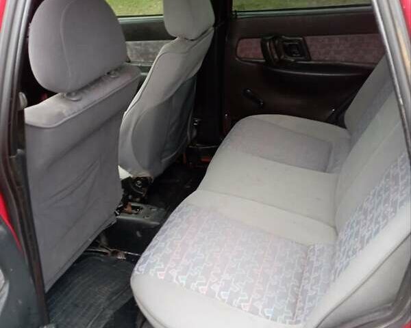 Красный Сеат Кордоба, объемом двигателя 1.4 л и пробегом 334 тыс. км за 927 $, фото 4 на Automoto.ua