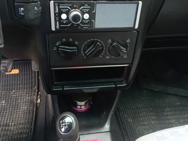 Красный Сеат Кордоба, объемом двигателя 1.4 л и пробегом 341 тыс. км за 1000 $, фото 8 на Automoto.ua