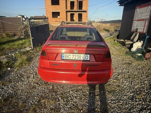 Красный Сеат Кордоба, объемом двигателя 1.6 л и пробегом 200 тыс. км за 621 $, фото 5 на Automoto.ua