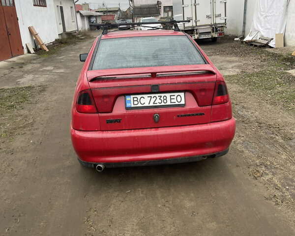 Красный Сеат Кордоба, объемом двигателя 1.6 л и пробегом 250 тыс. км за 1350 $, фото 5 на Automoto.ua