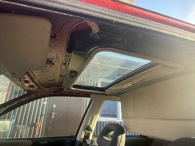 Красный Сеат Кордоба, объемом двигателя 1.6 л и пробегом 200 тыс. км за 621 $, фото 10 на Automoto.ua